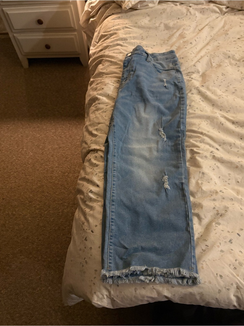 Light Wash Distressed Cropped Jeans for Women
